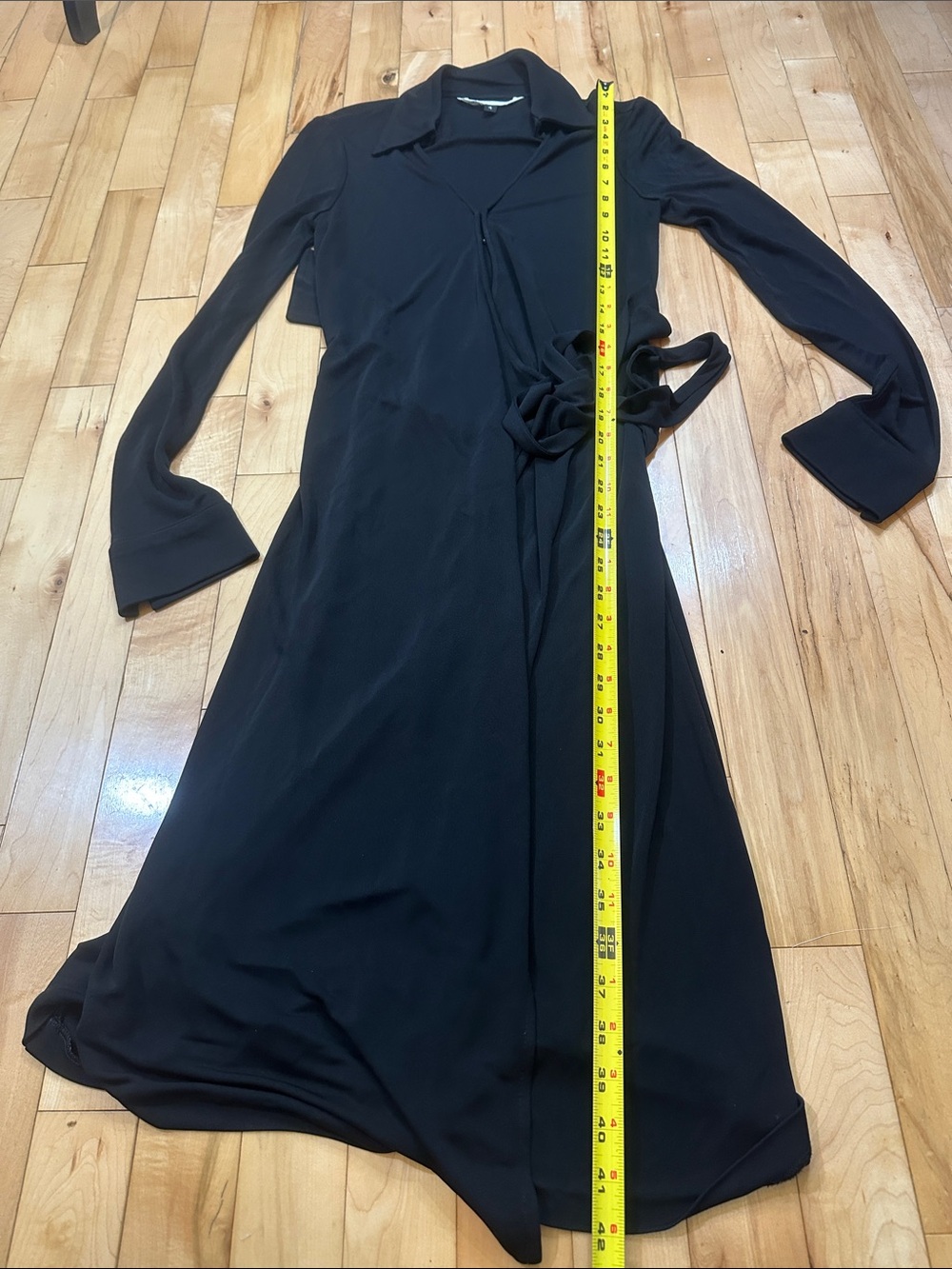 Diane Von Furstenberg Black Long-Sleeve Wrap Midi Dress - Picture 5 of 10